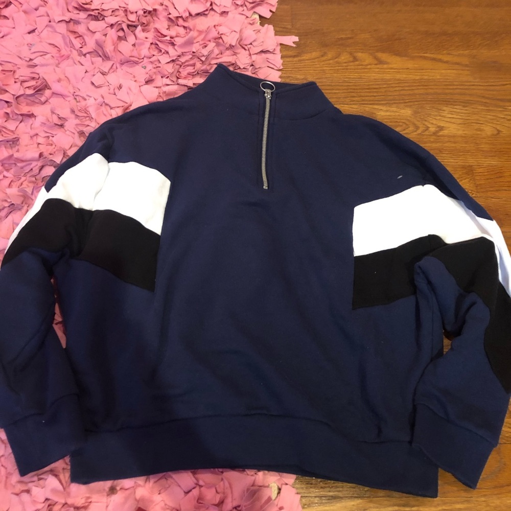 VS Pink sweatshirt